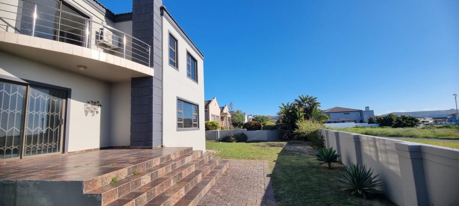 4 Bedroom Property for Sale in Country Club Western Cape